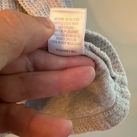 Garnet Hill Organic Cotton Waffle Knit V-Neck Lounge Top – Long Sleeve – Size M - Picture 7 of 7